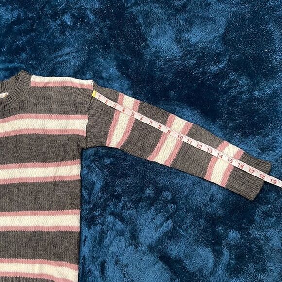 18. Pink Rose Knit Crewneck Sweater Size M purple gray white stripe Women Junior - Picture 6 of 10